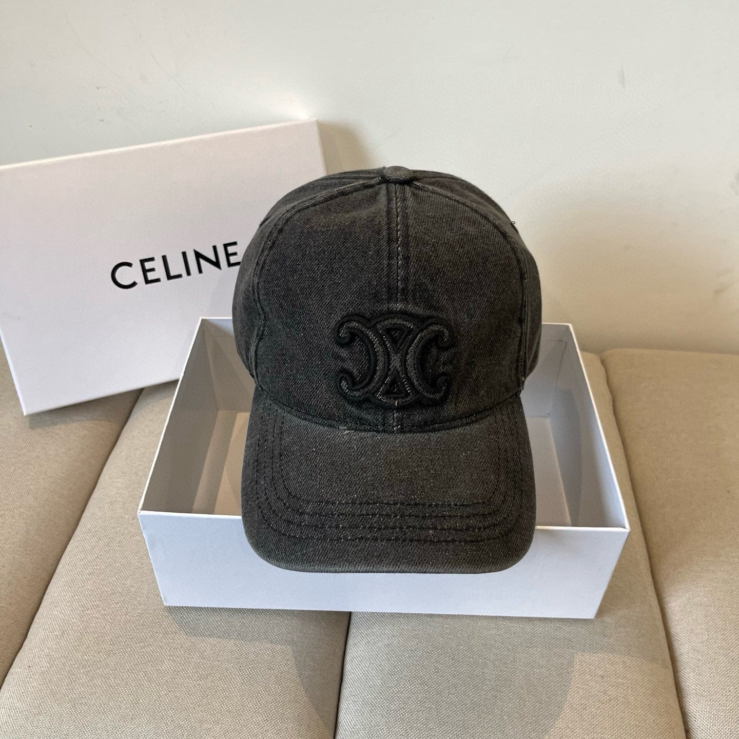 Washed black cotton cap with tonal embroidered emblem