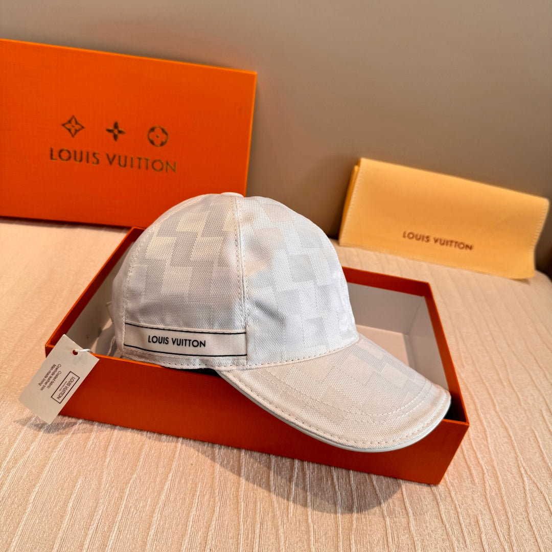 Elegant Checkered Baseball Cap
