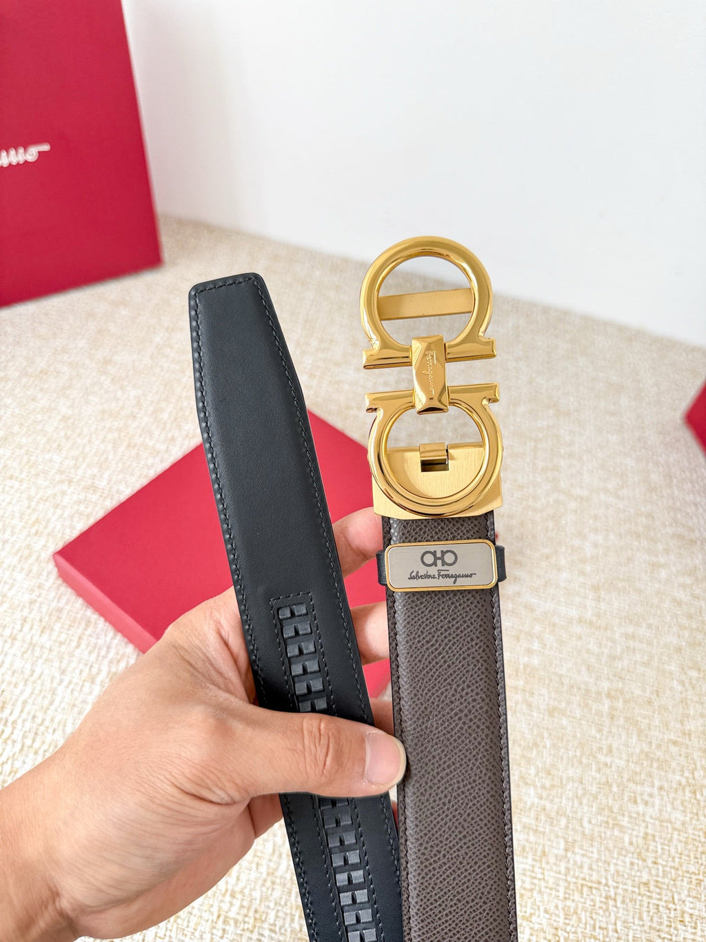 Timeless Elegance: Brown Leather Belt with Gold Accents