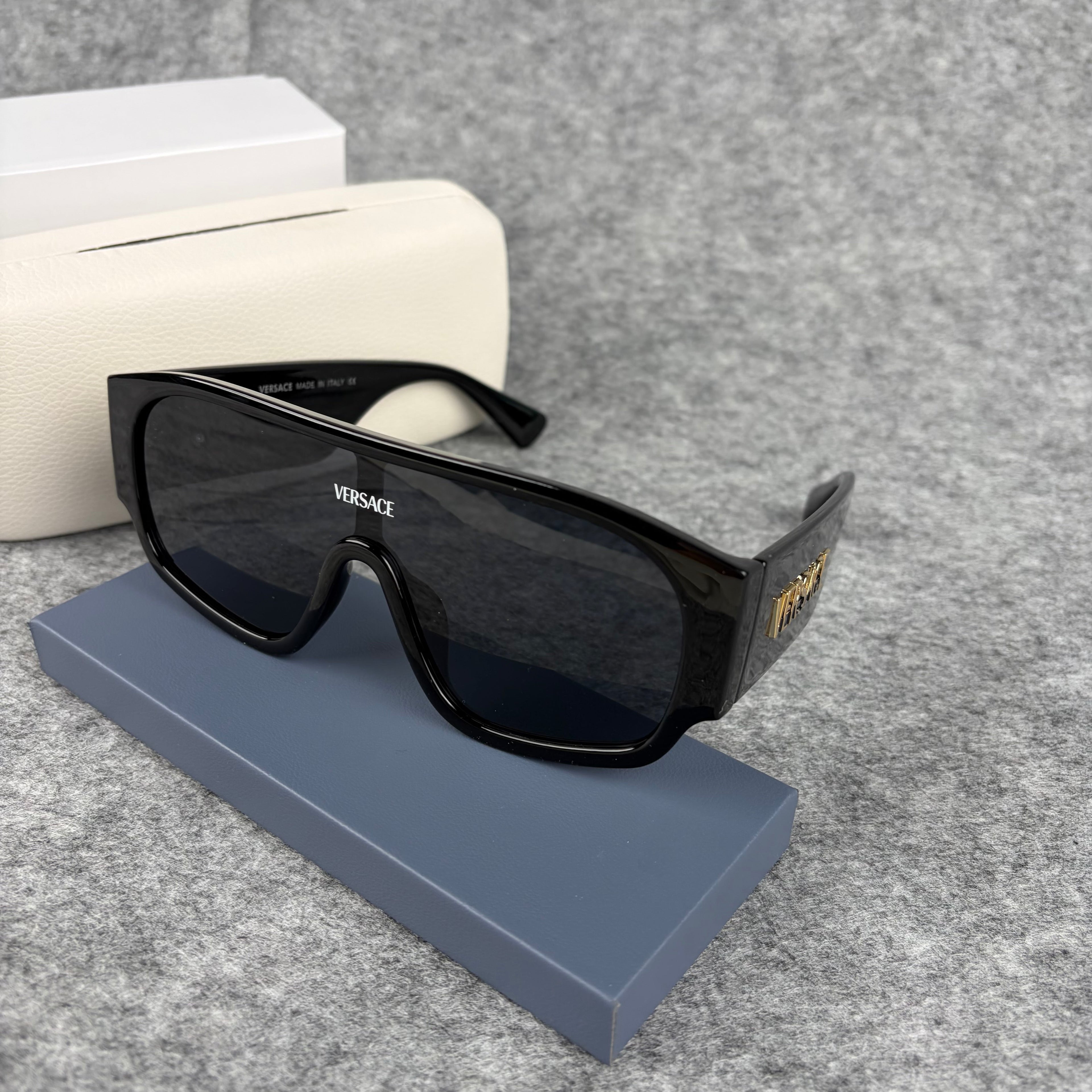 Modern Oversized Shield Sunglasses | Lightweight UV-Protection