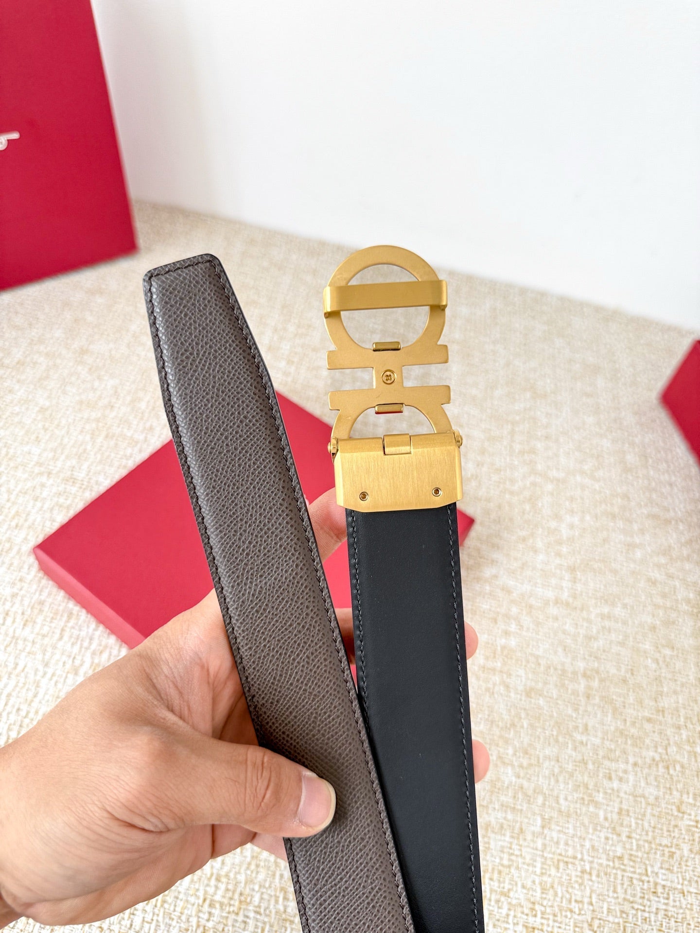 Timeless Elegance: Brown Leather Belt with Gold Accents