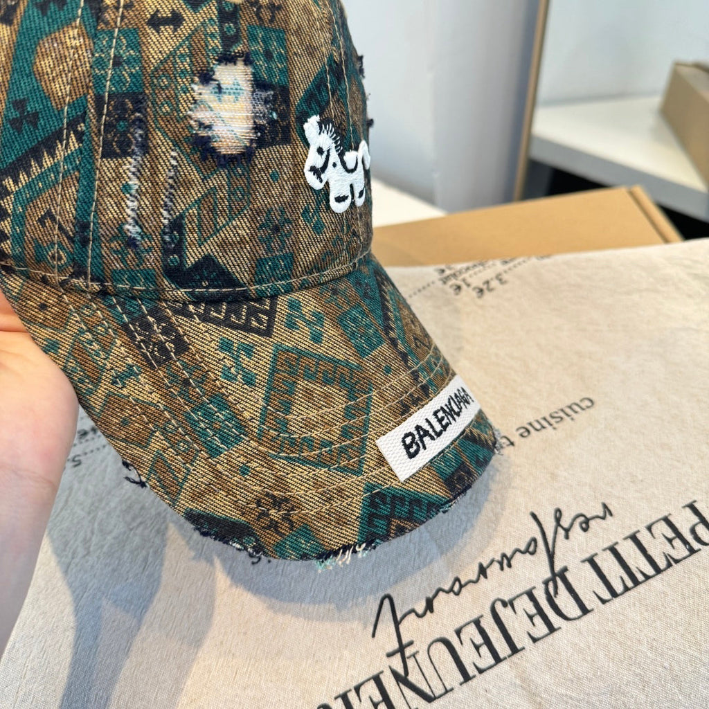 Vintage Distressed Pattern Baseball Cap, Structured Cotton Fit