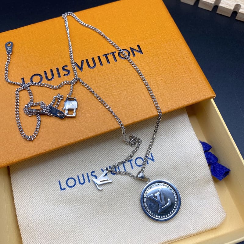 18K Louis Vuitton Catch Pendant Necklace