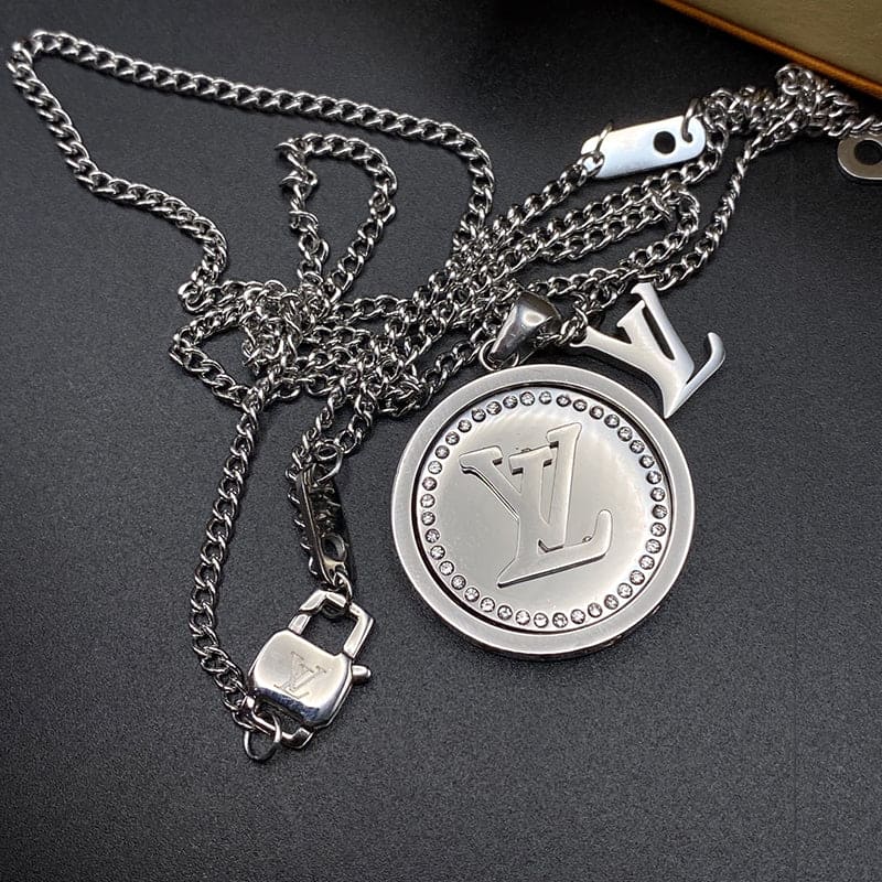 18K Louis Vuitton Catch Pendant Necklace