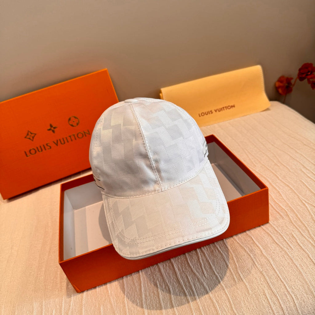 Elegant Checkered Baseball Cap