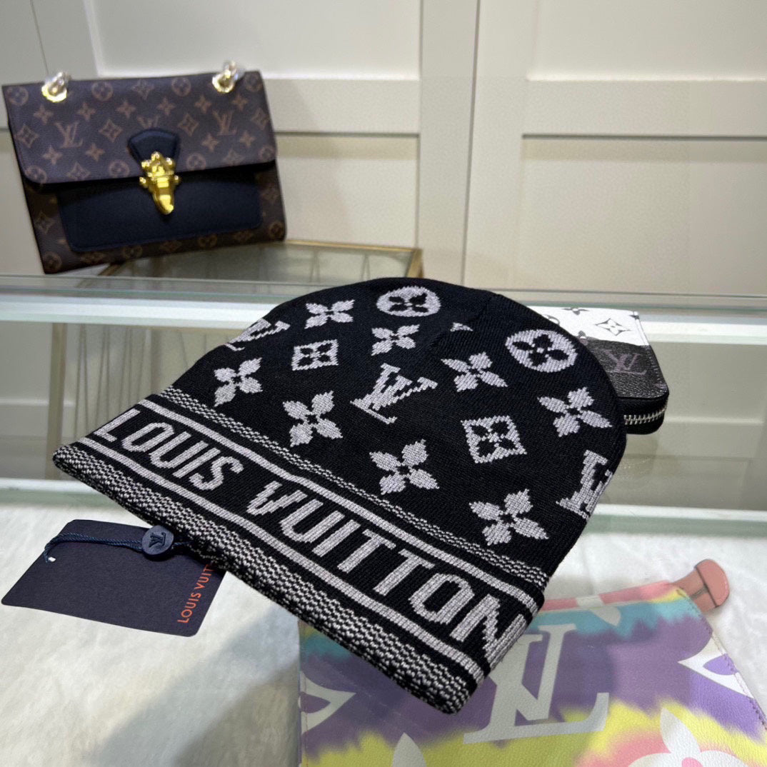 L//V Printed Knitted Beanie in Black