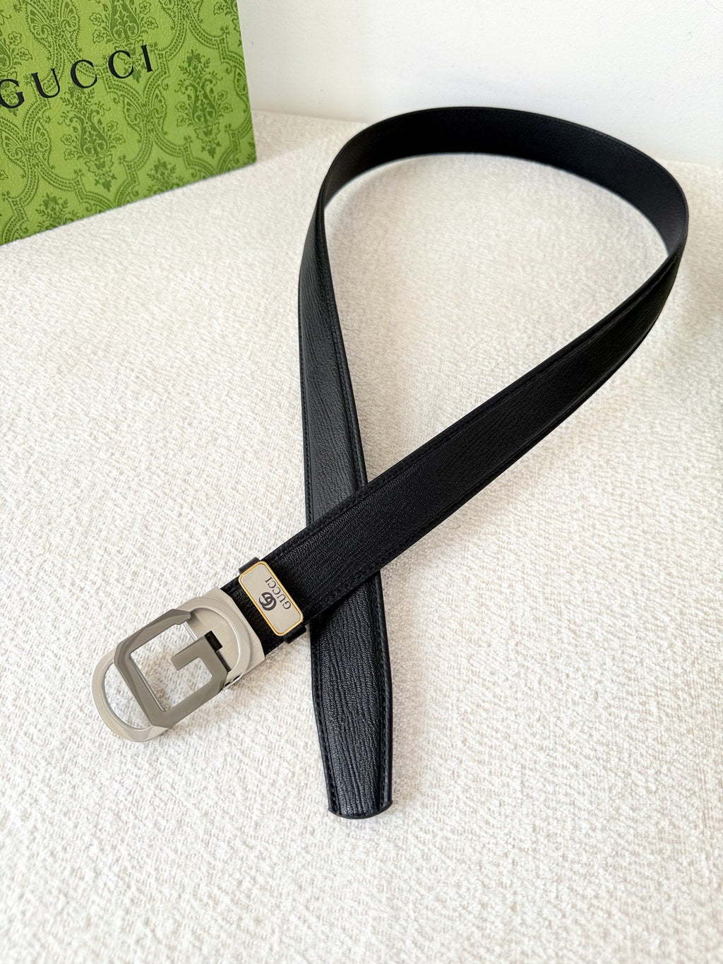 Modern G-Buckle Genuine Leather Belt - Black Textured Dress Accessory