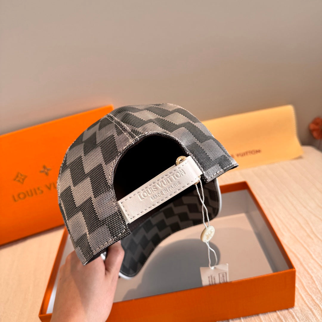 Classic Checkered Baseball Cap - Effortless Chic