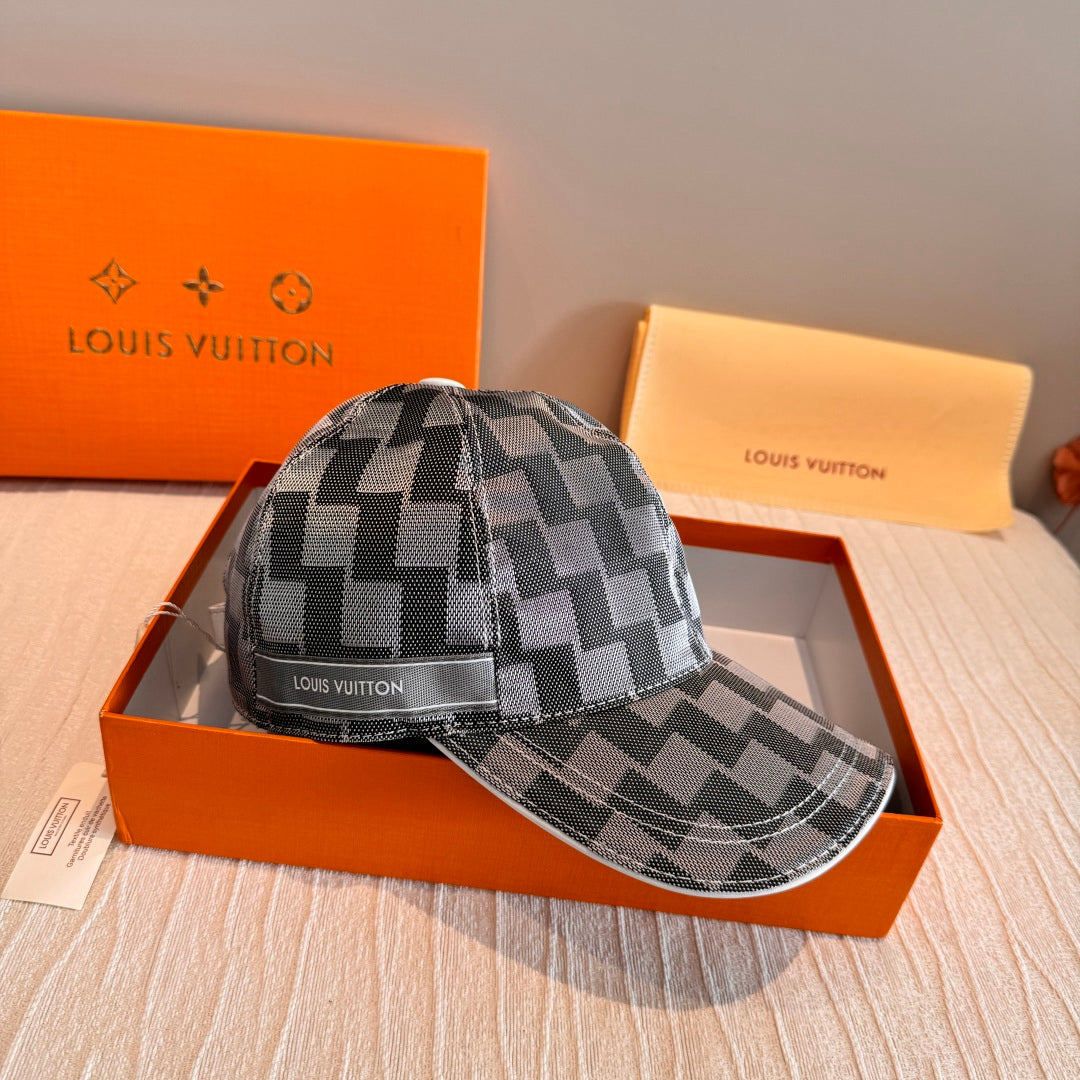 Classic Checkered Baseball Cap - Effortless Chic