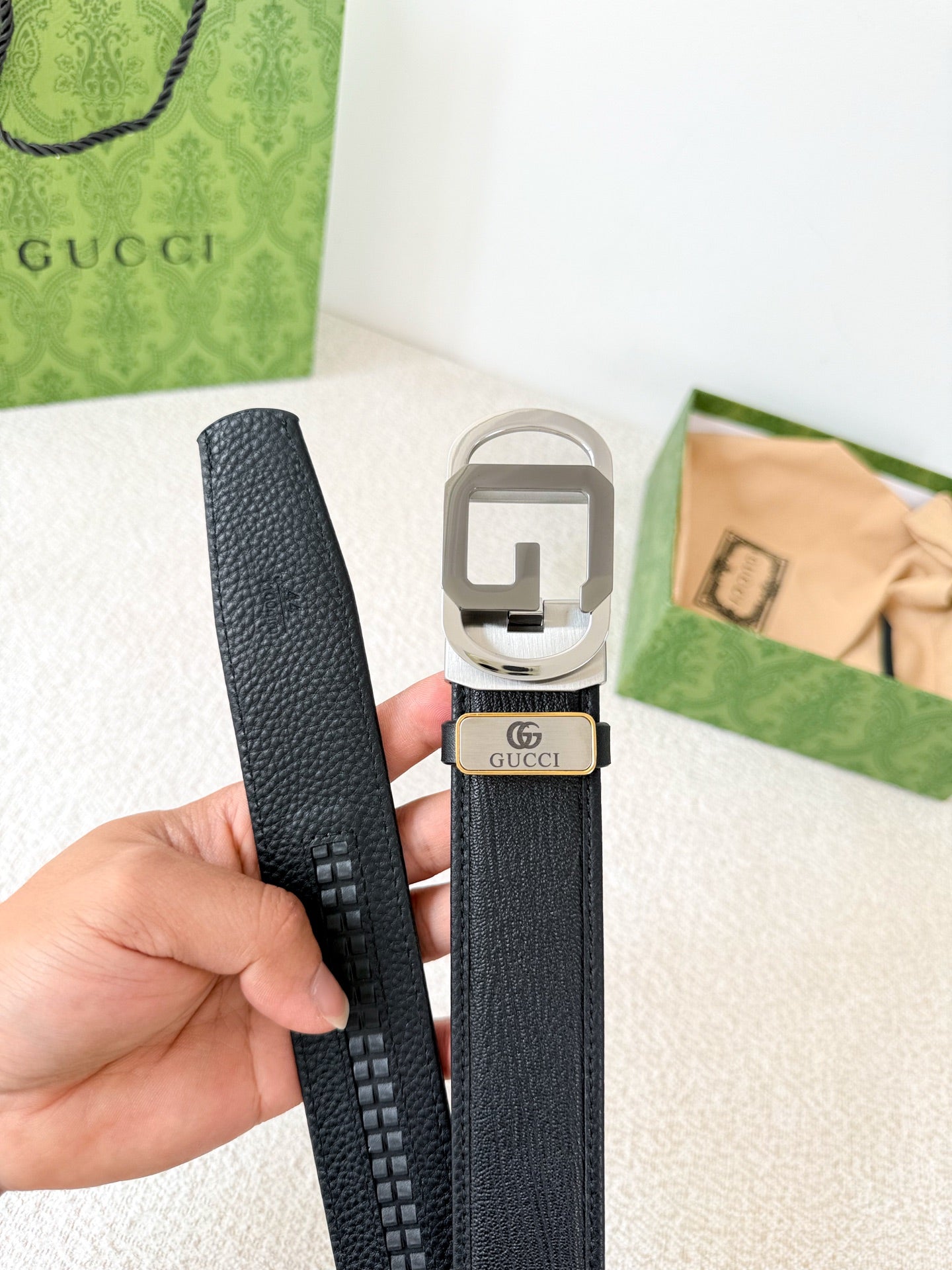 Modern G-Buckle Genuine Leather Belt - Black Textured Dress Accessory