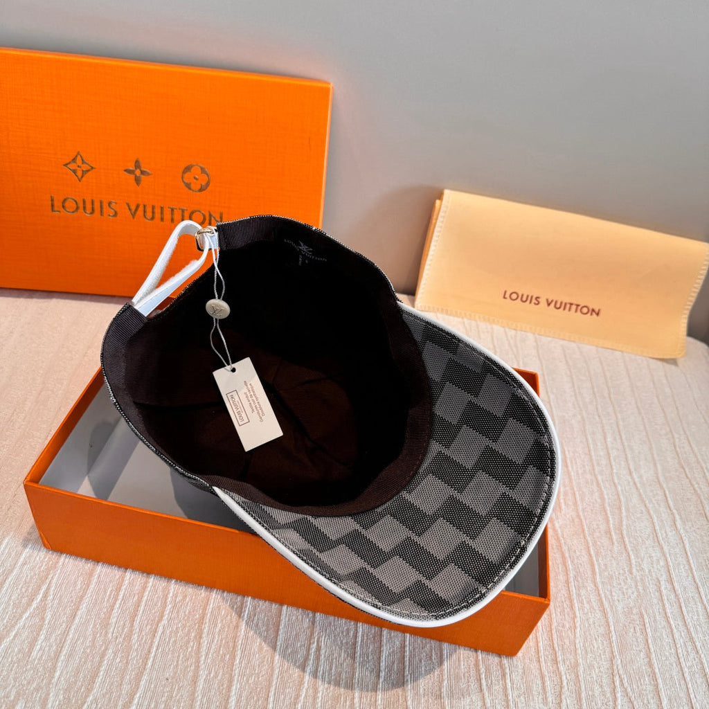 Classic Checkered Baseball Cap - Effortless Chic