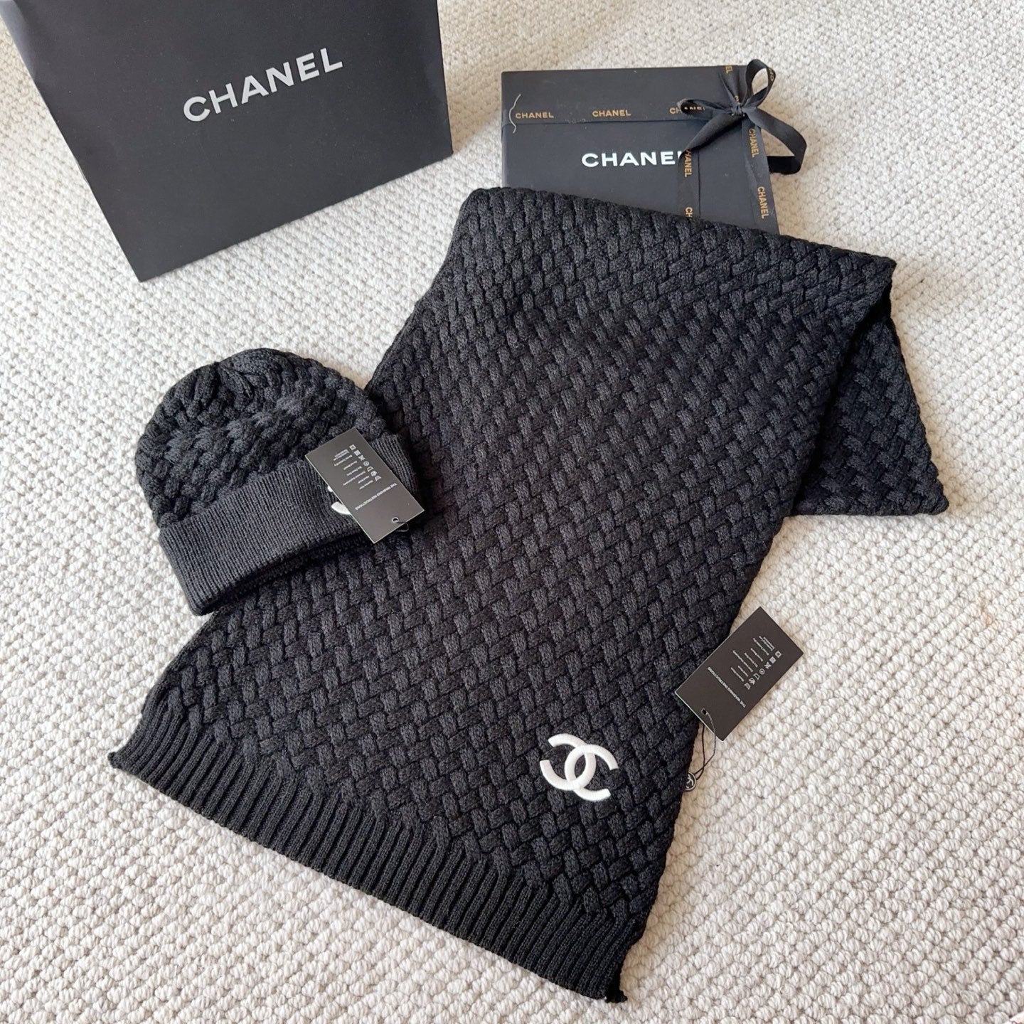 C&C Set of Beanie and Scarf in Black