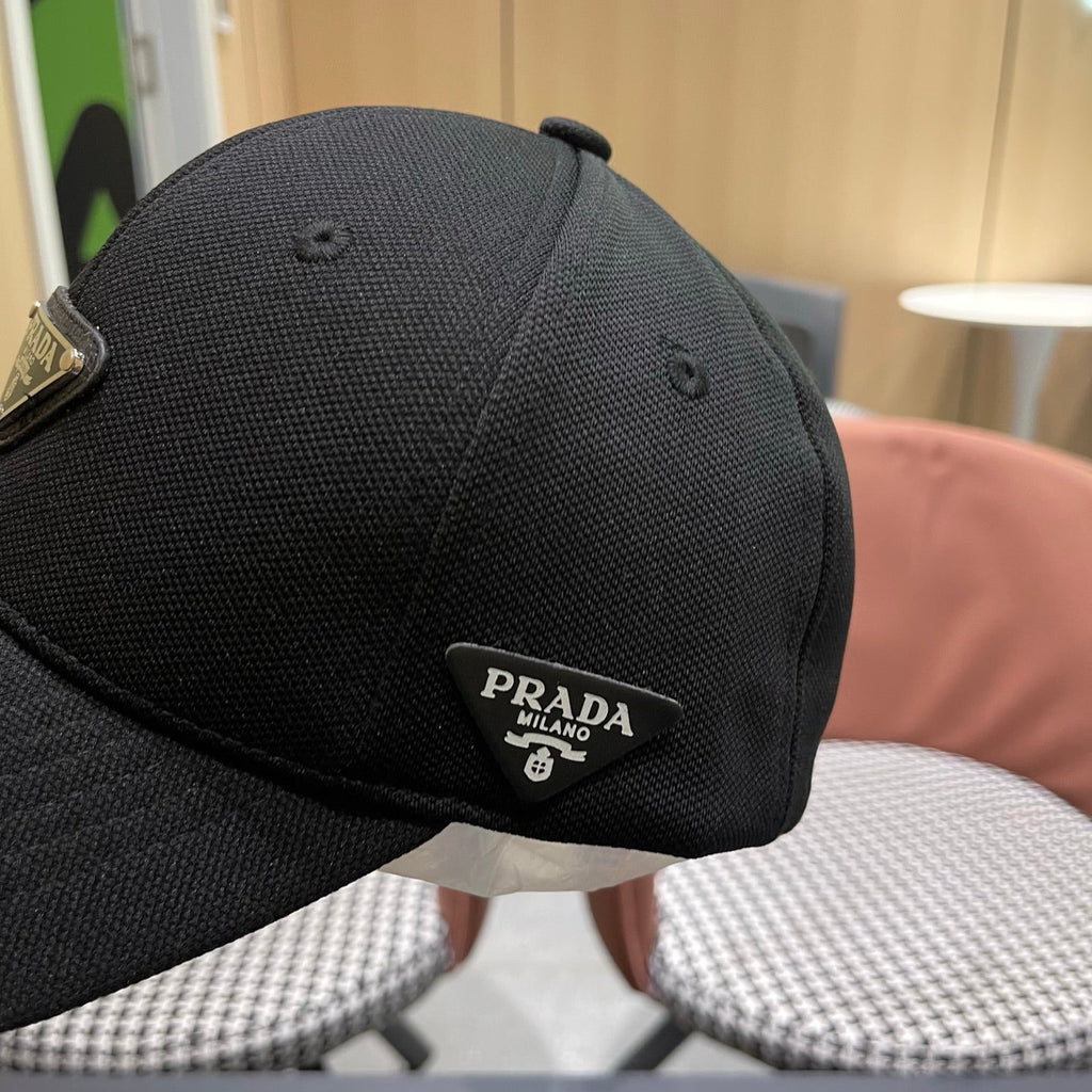 Premium Structured Baseball Cap - Minimalist Black Street Style