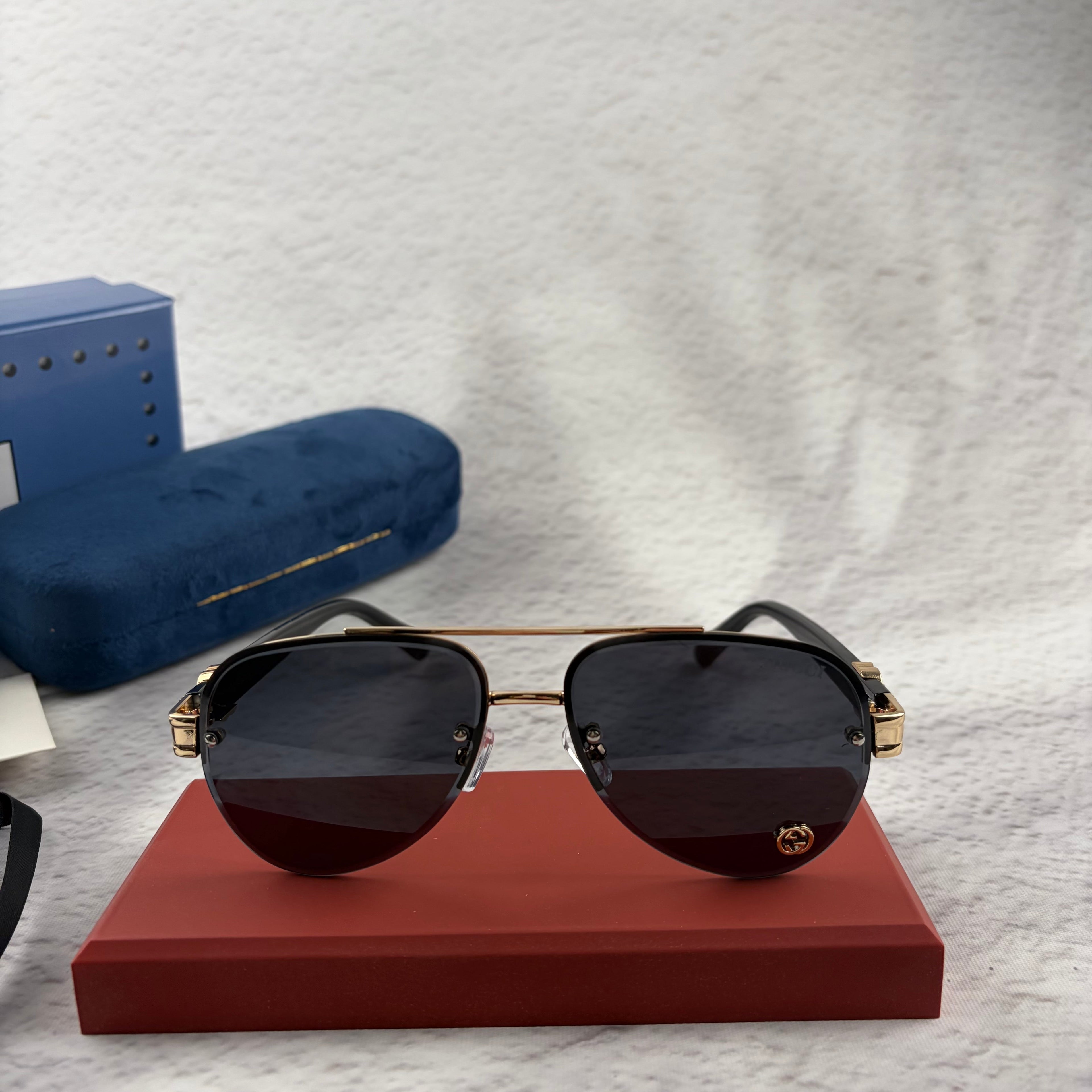 Modern Pilot Sunglasses with Gold Accents - UV400 Protection