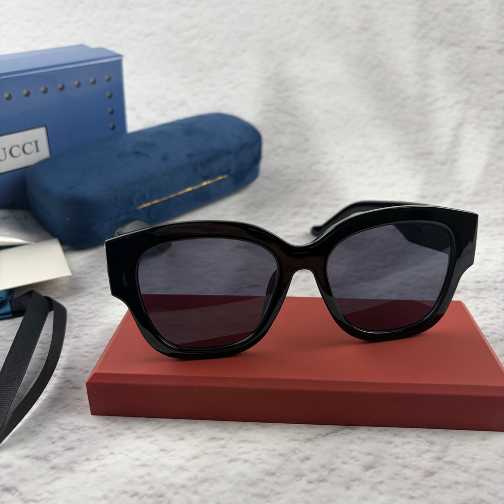 Classic Oversized Black Frame Sunglasses with Gold Accents