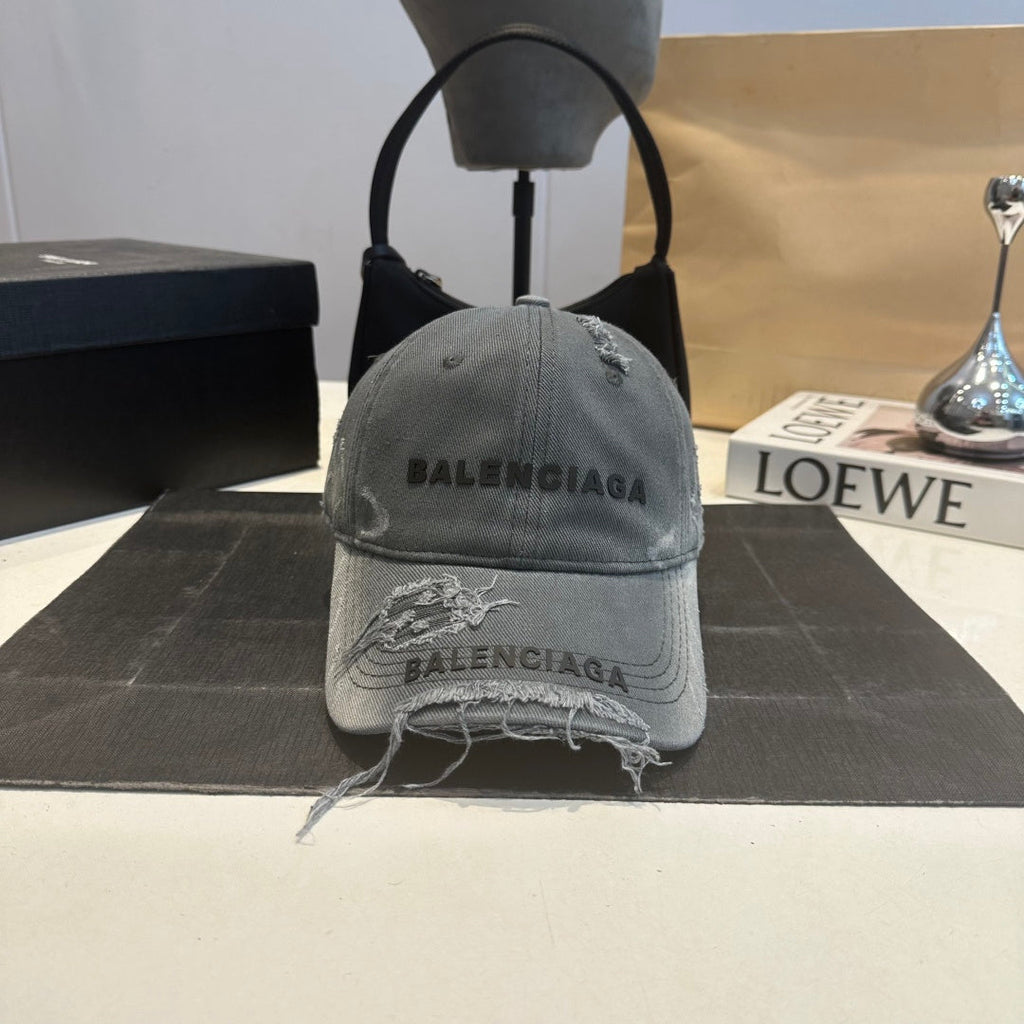Baseball Cap in Ash Grey