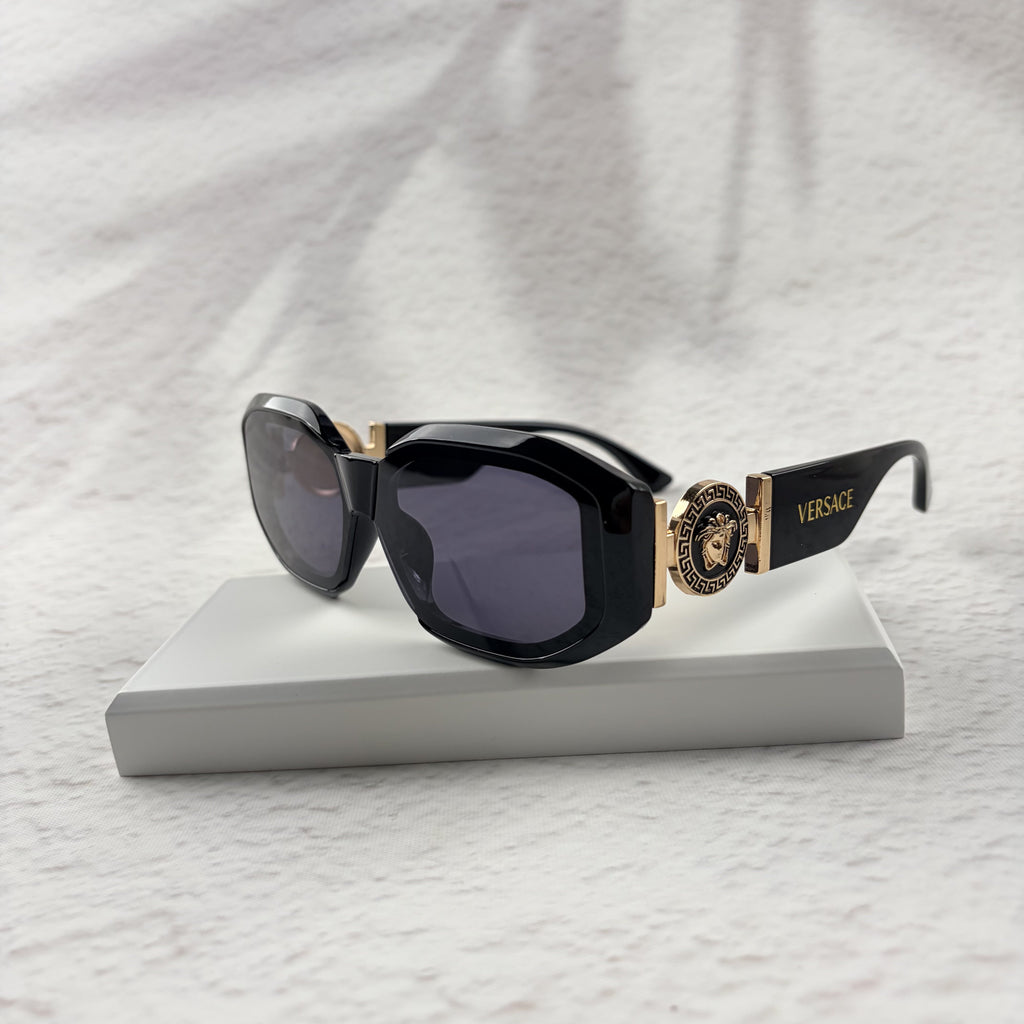 Classic Geometric Frame Sunglasses - Elegant Gold Accents UV Protection