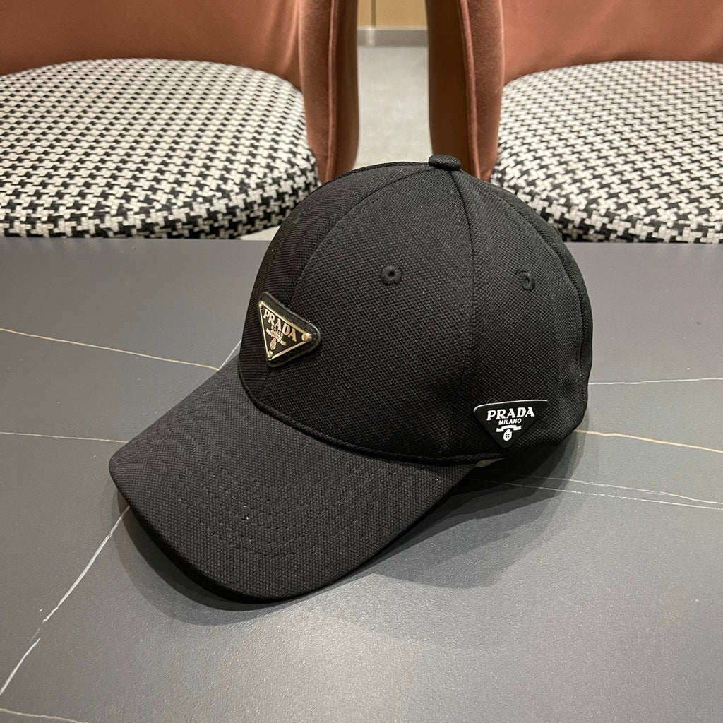Premium Structured Baseball Cap - Minimalist Black Street Style