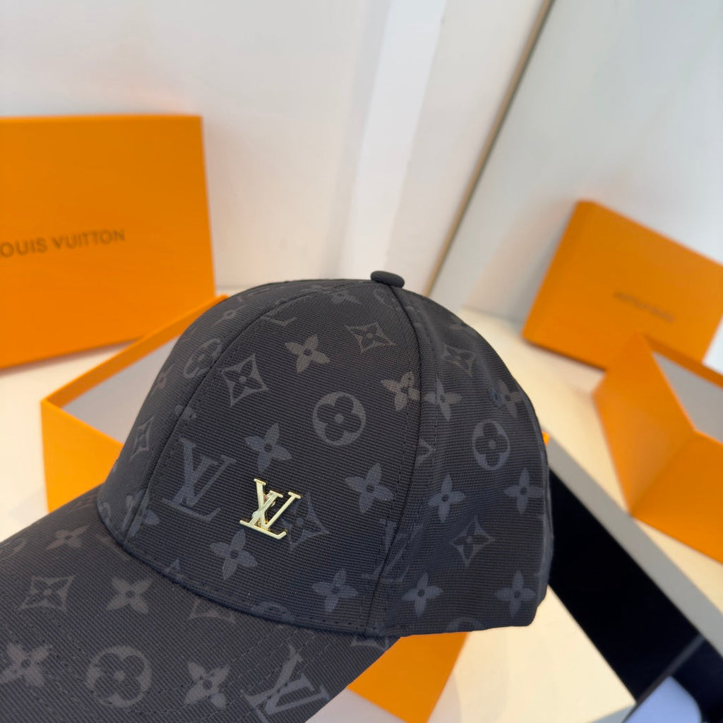 Black Baseball Cap - Effortless Elegance