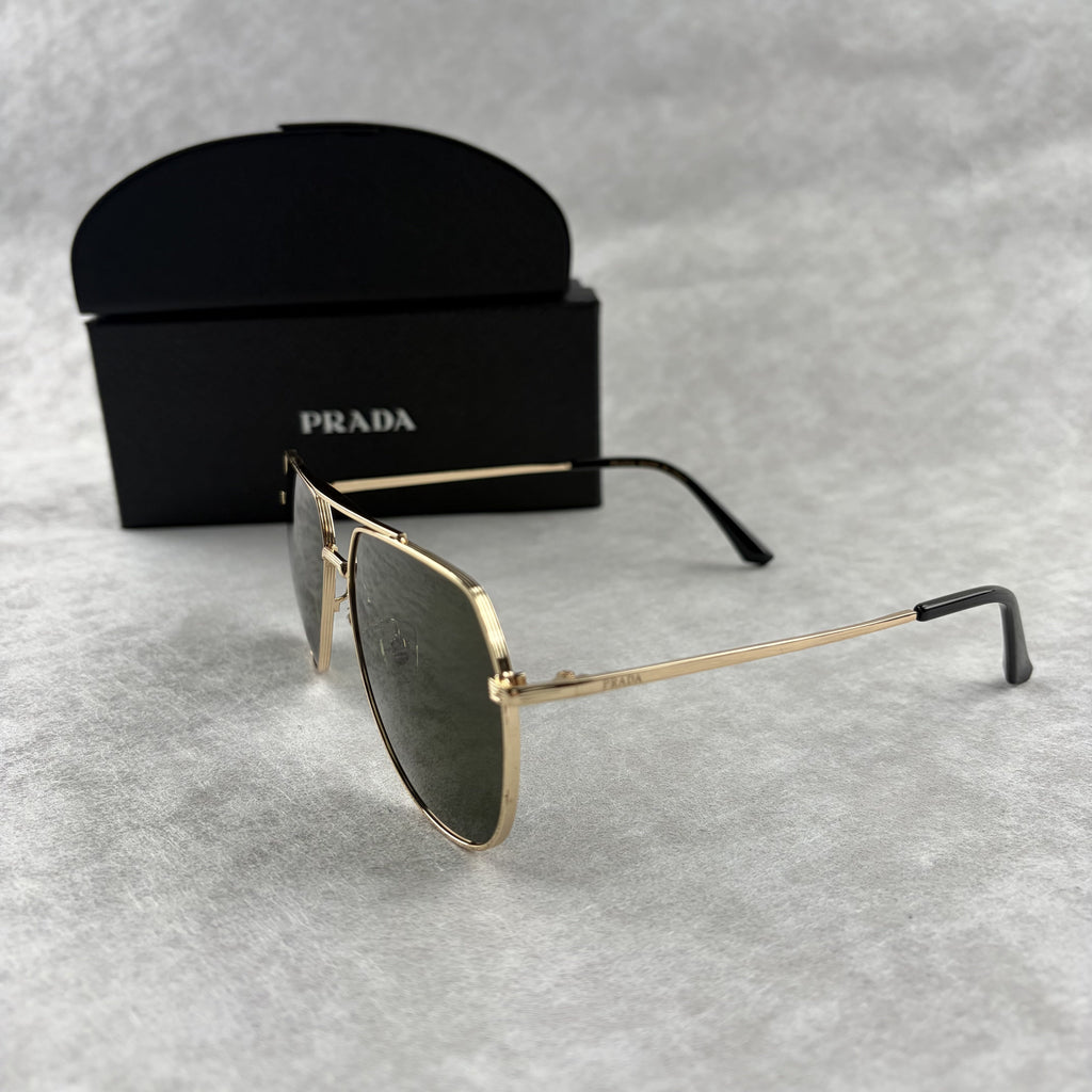 Classic Gold Aviator Sunglasses - Premium Metal Frame UV Protection
