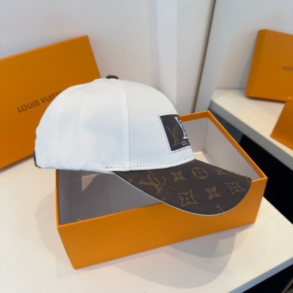 Elegant Contrast Cap: Minimalist Aesthetic