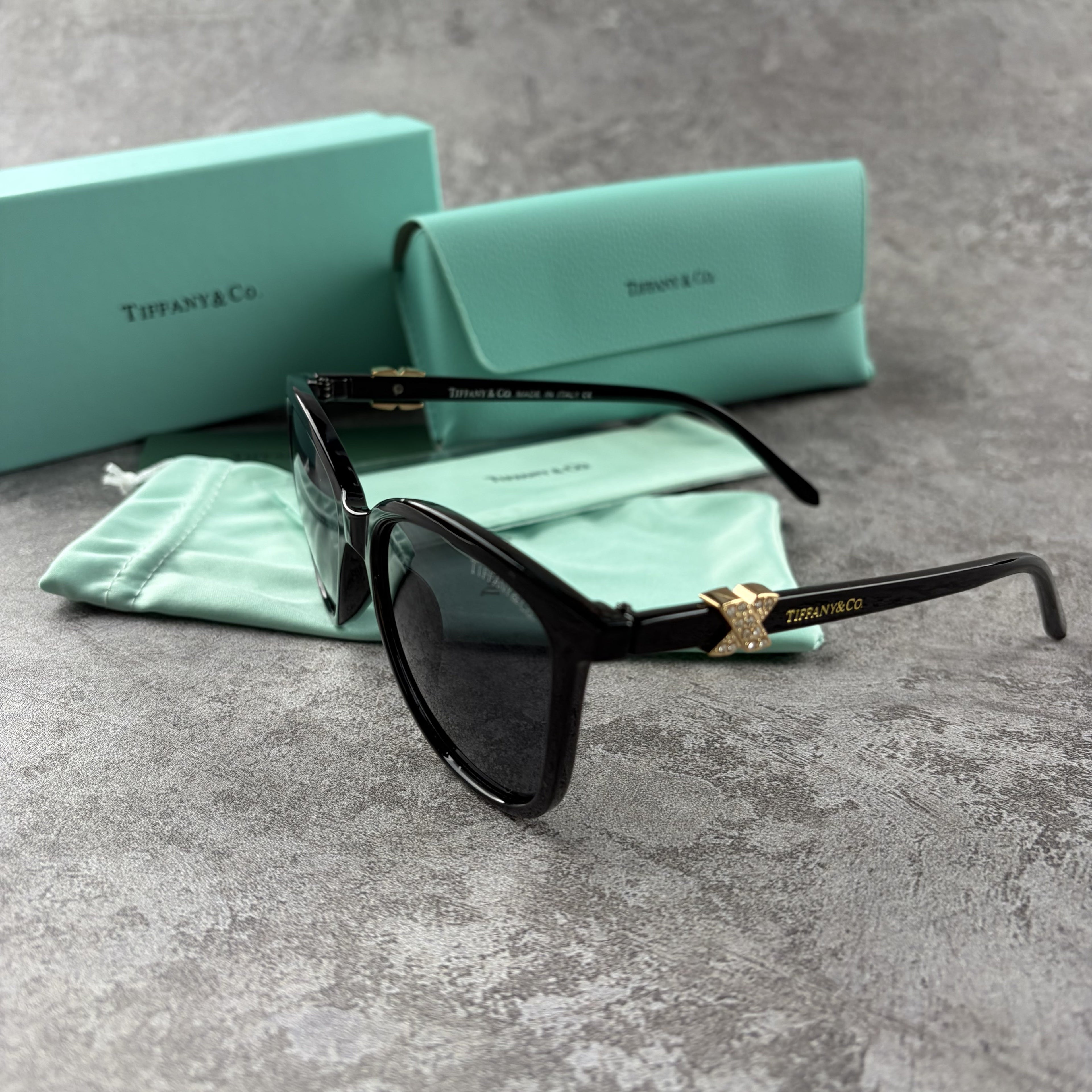 Classic Cat-Eye Sunglasses – Lightweight UV Protection Eyewear