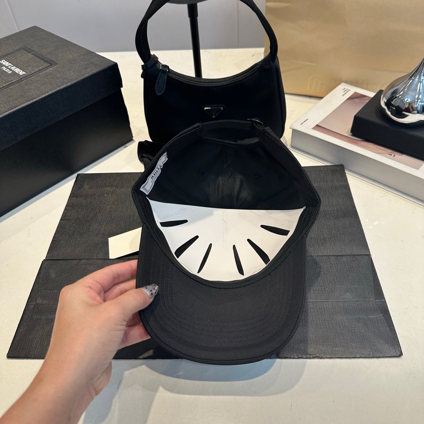 Heart Embroidered Cotton Baseball Cap — Black