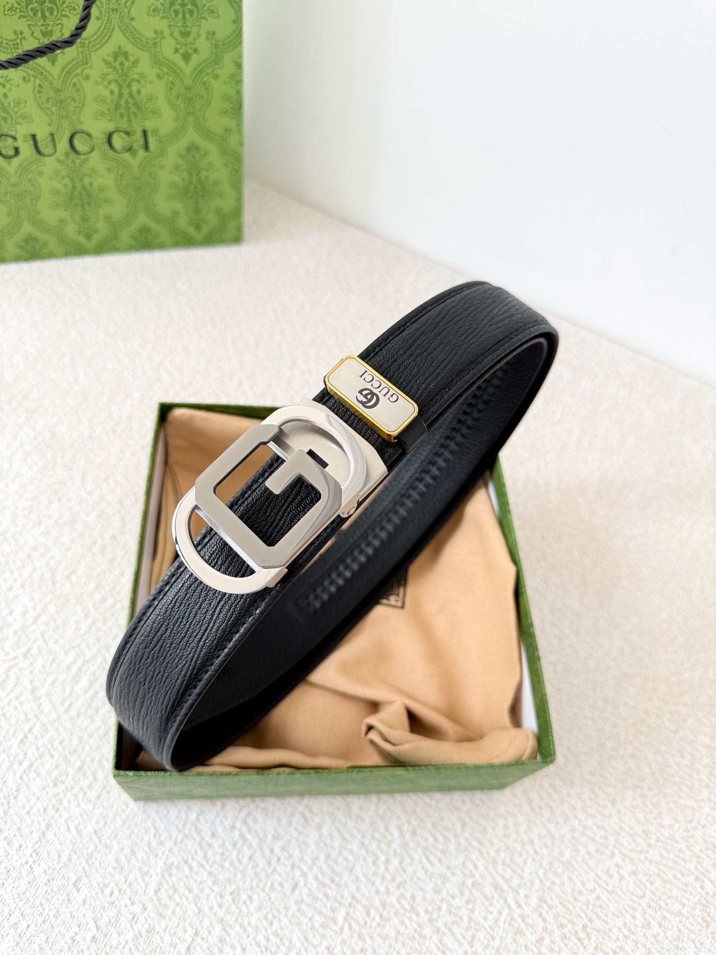 Modern G-Buckle Genuine Leather Belt - Black Textured Dress Accessory