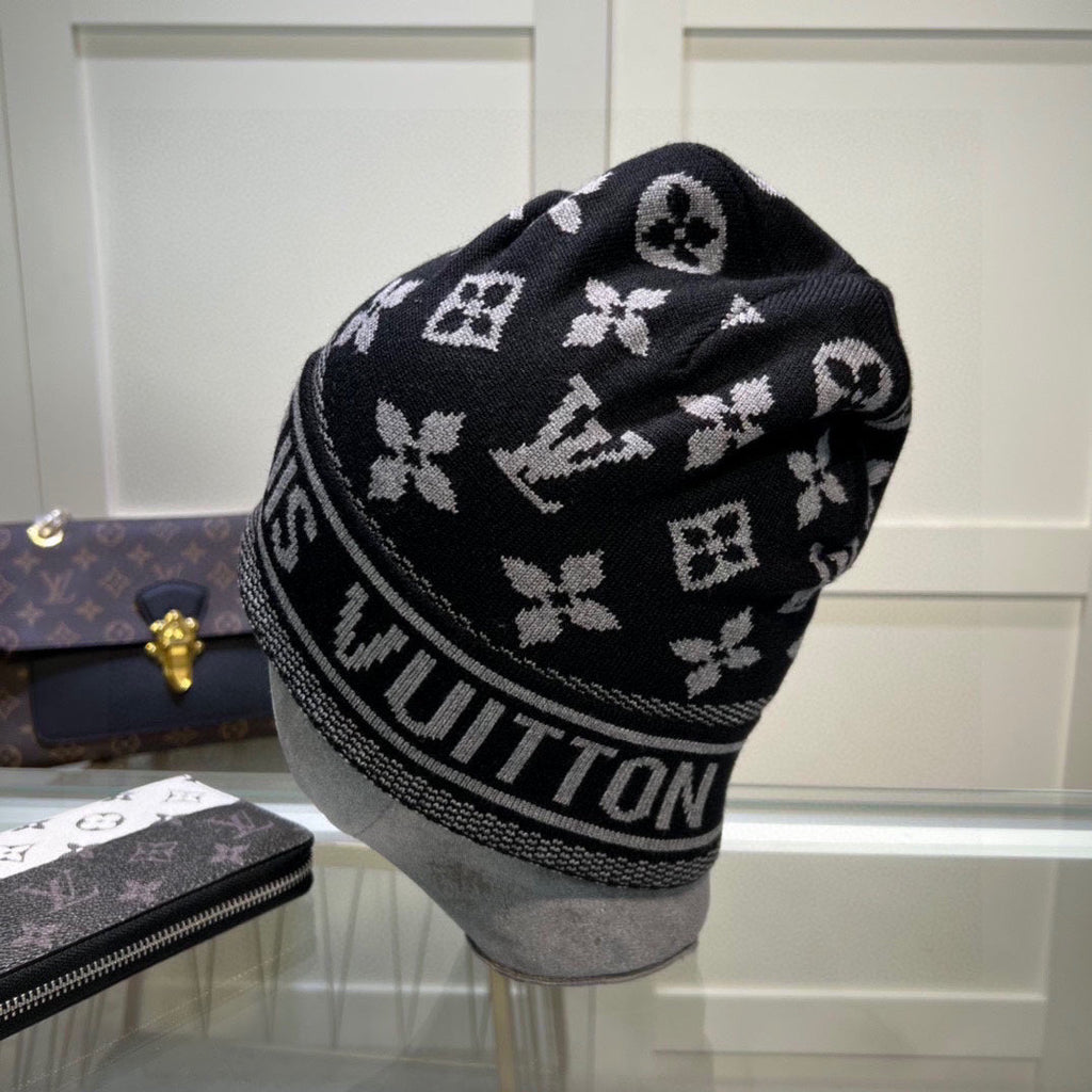 L//V Printed Knitted Beanie in Black