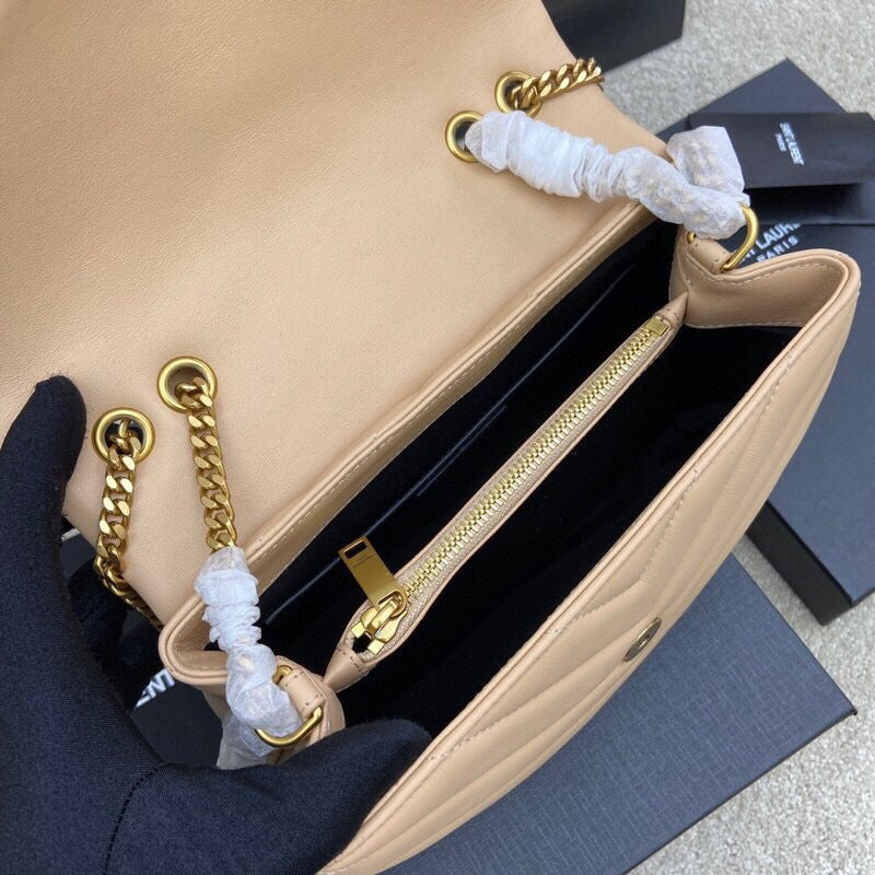 💎 Soft Beige Chevron-Stitch Leather Chain Bag 688019169