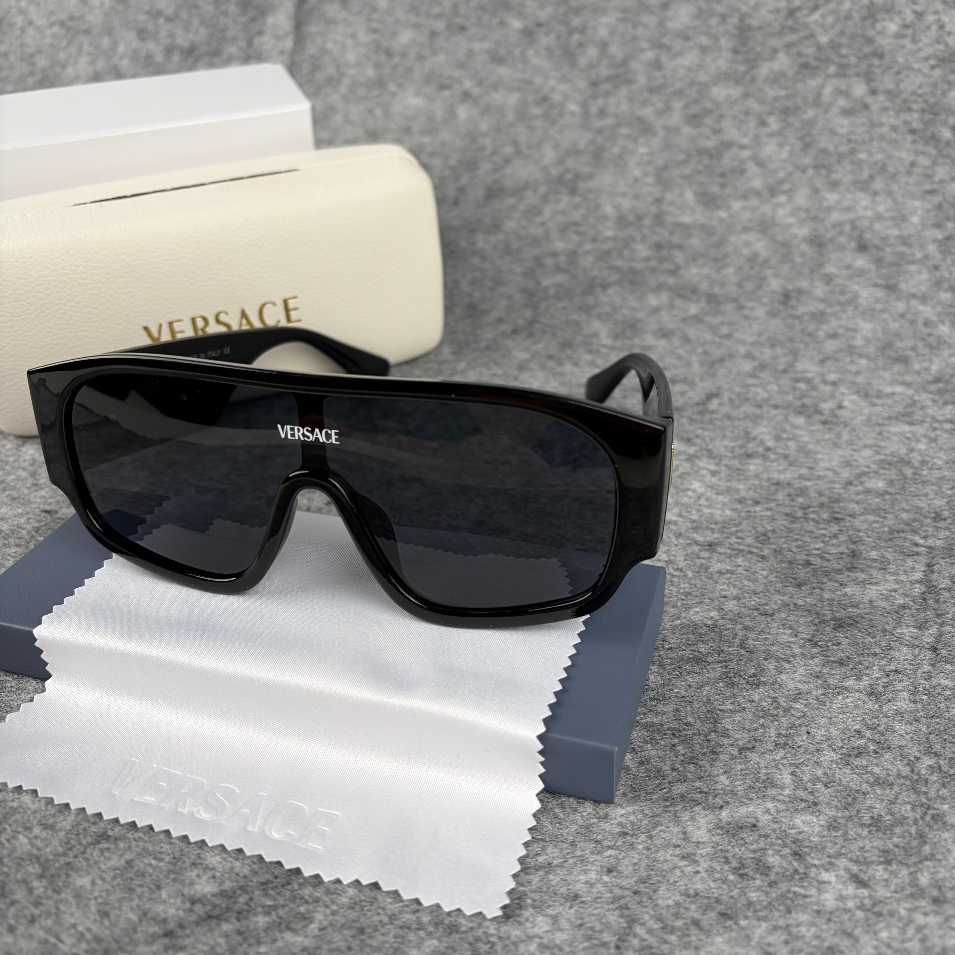 Modern Oversized Shield Sunglasses | Lightweight UV-Protection