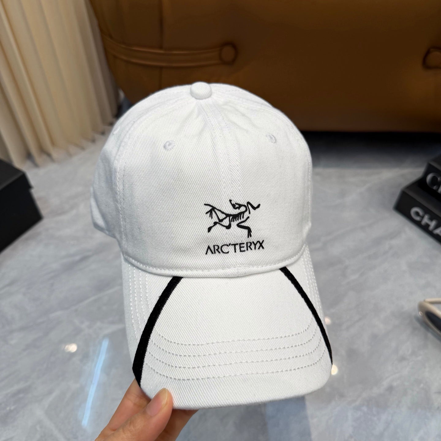 Minimalist Unisex Baseball Cap with Dust Bag