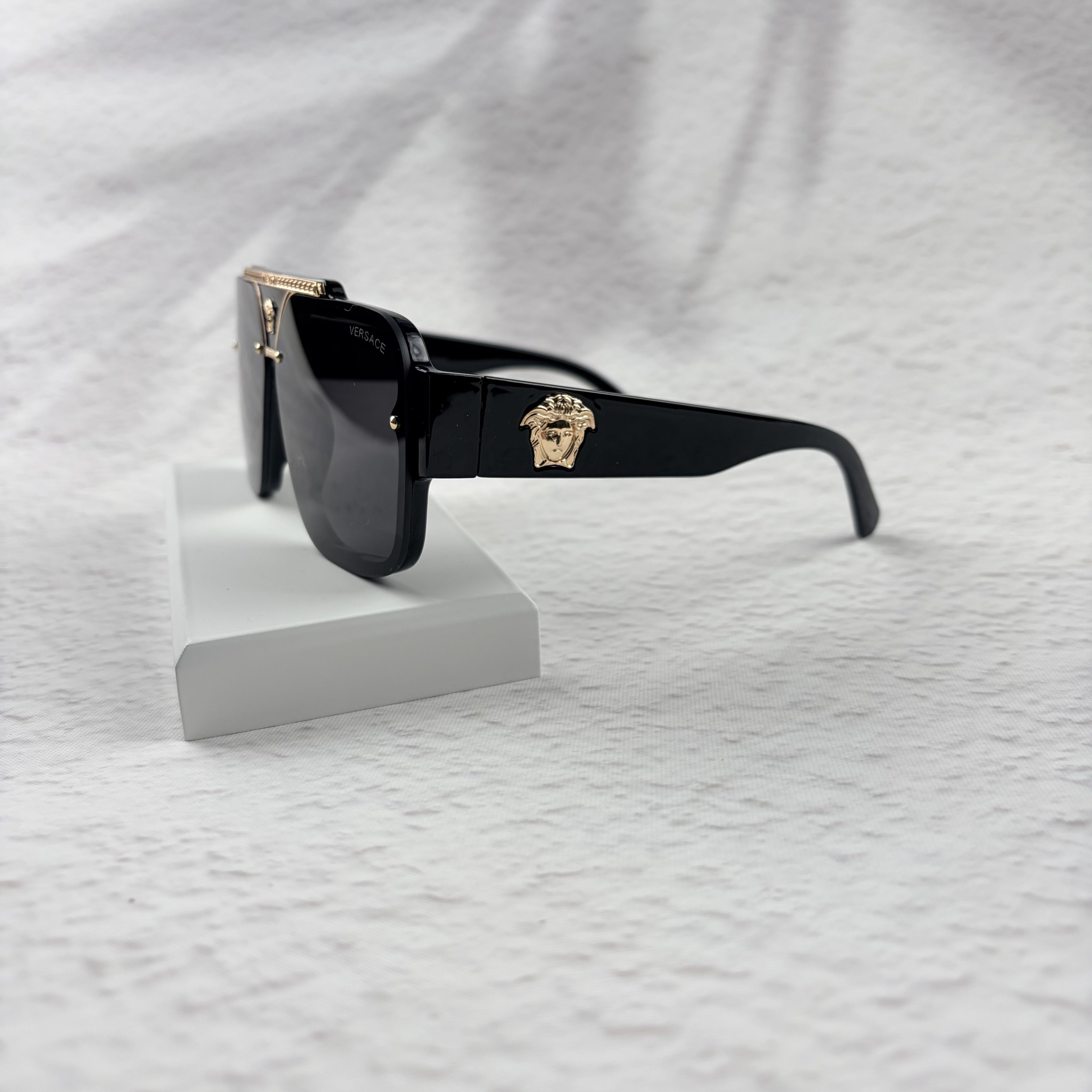 Oversized Flat-Top Sunglasses - Luxury Gold-Accent Shield Shades