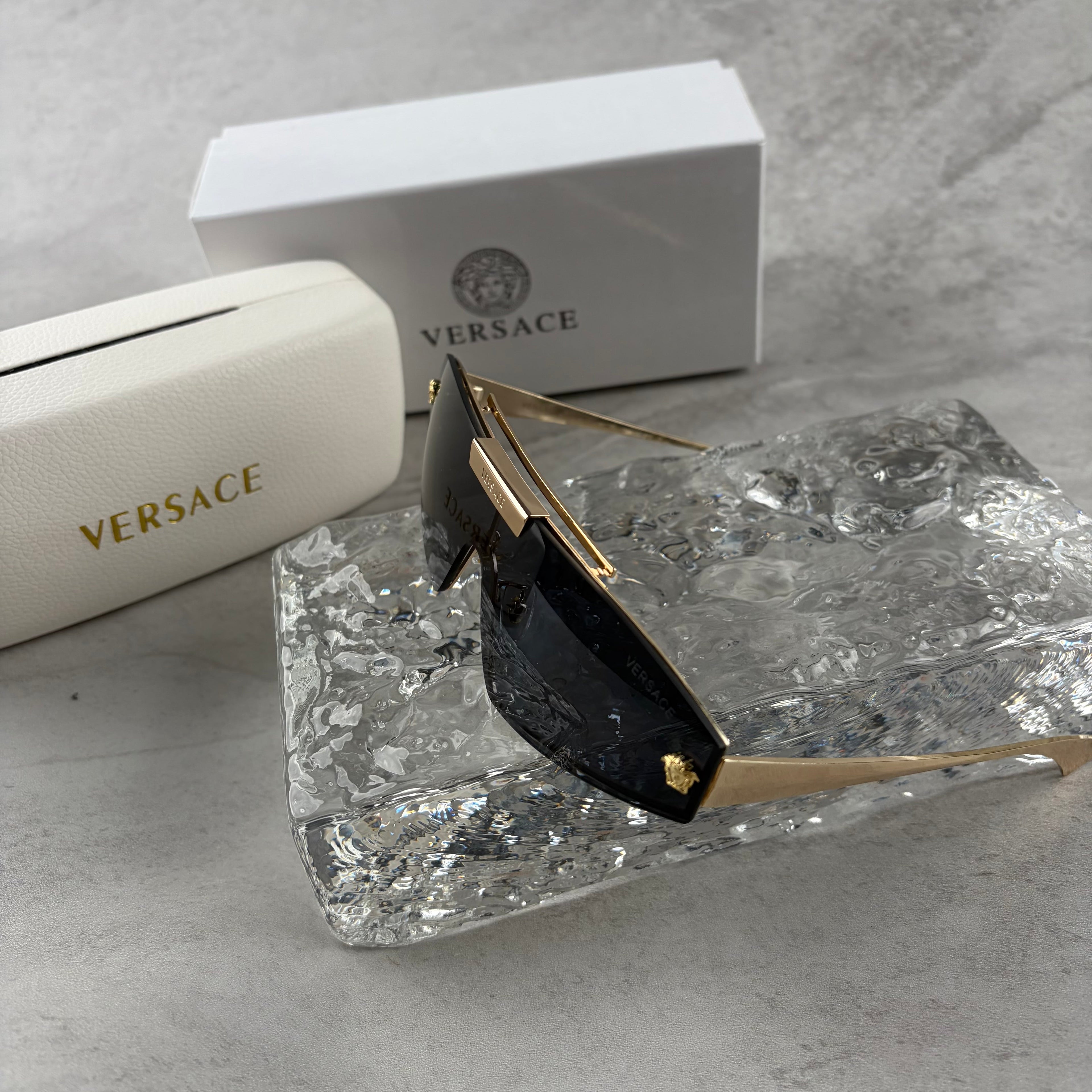 Modern Gold Metal Shield Sunglasses - Unisex UV Protection Eyewear