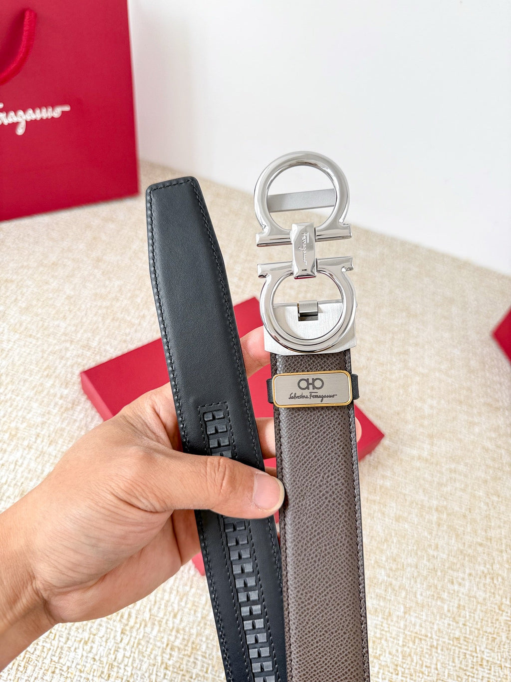 Luxurious Minimalist Leather Belt