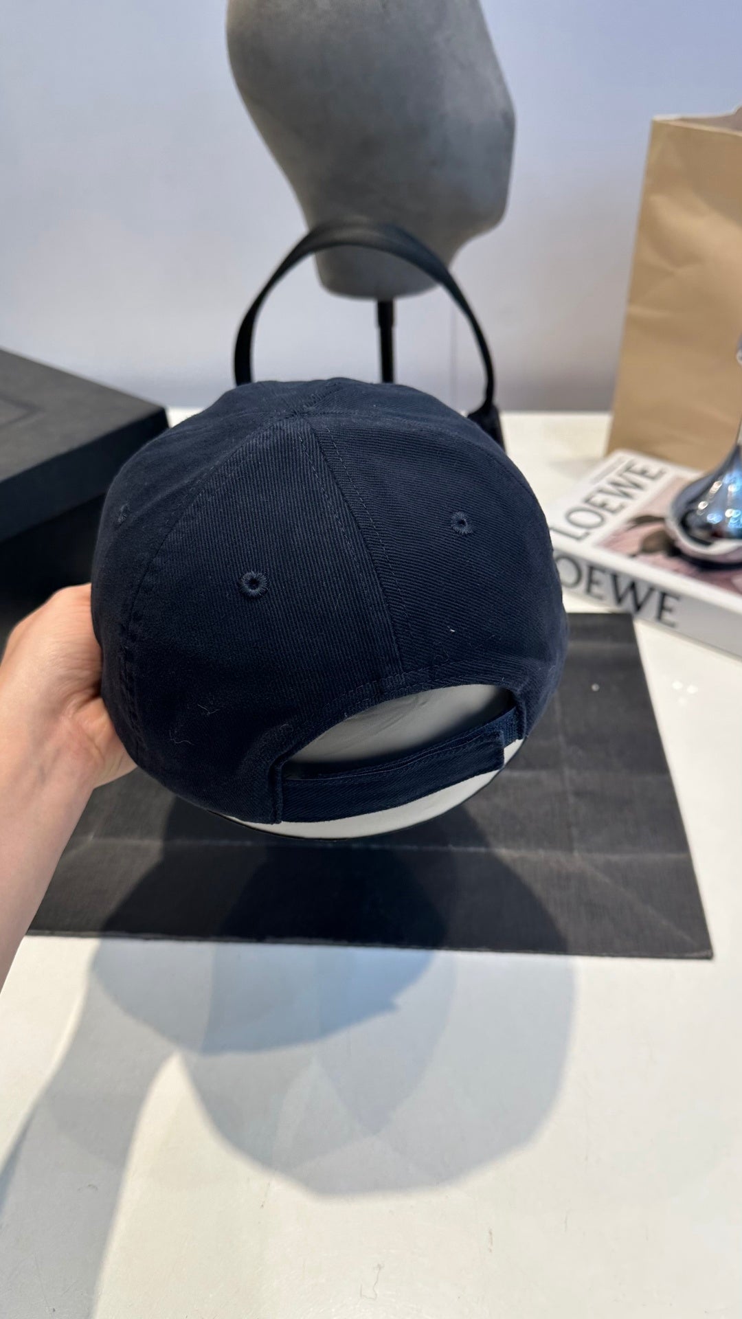 Sophisticated Minimalist Cap - Classic Navy Blue