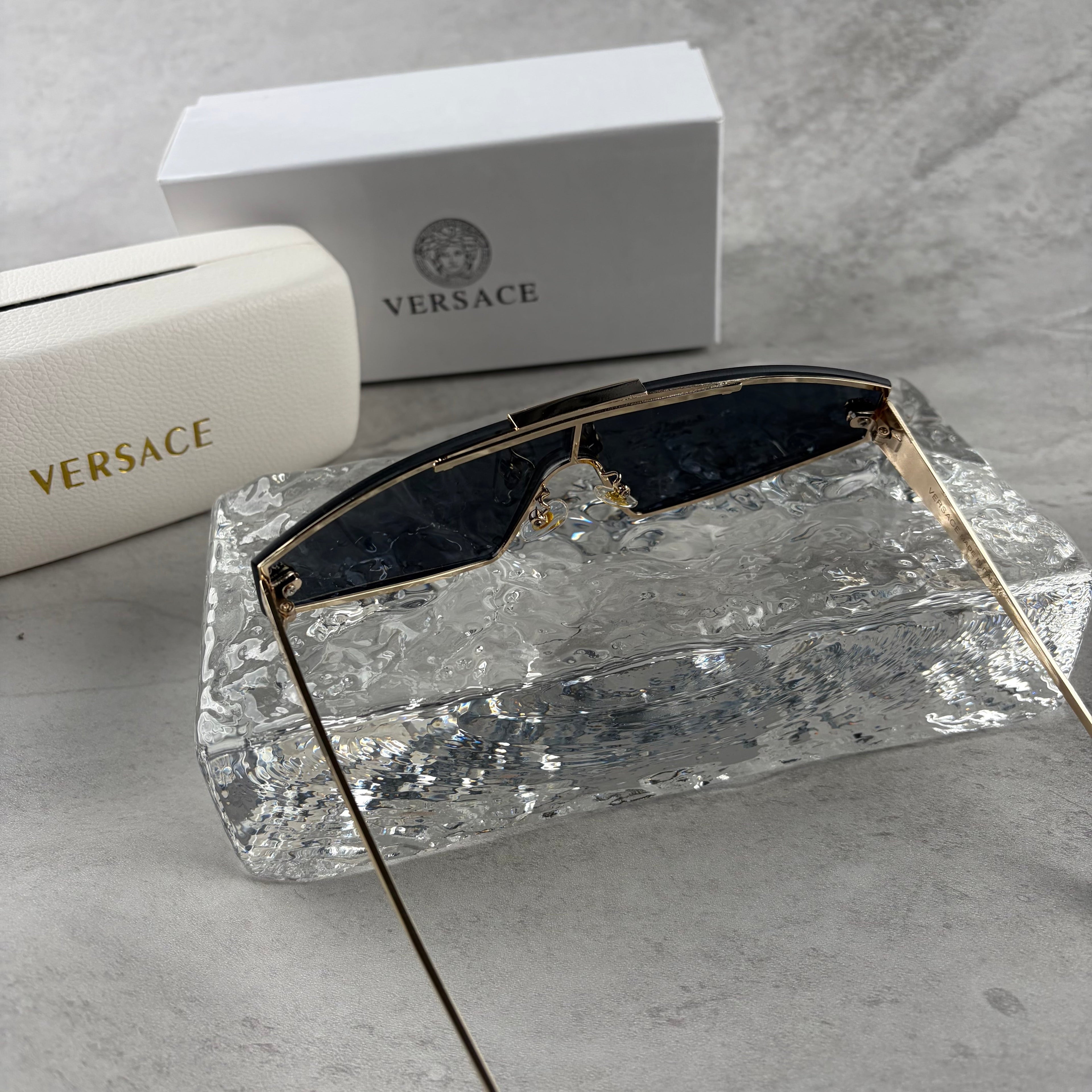 Modern Gold Metal Shield Sunglasses - Unisex UV Protection Eyewear
