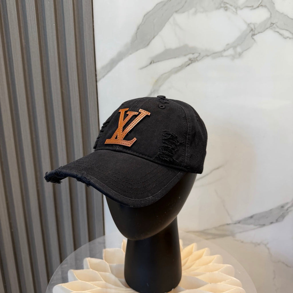 Chic Distressed Black Cap: Effortless Style for Every Season