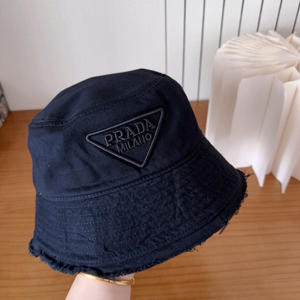 Sleek Black Bucket Hat with Textured Detail