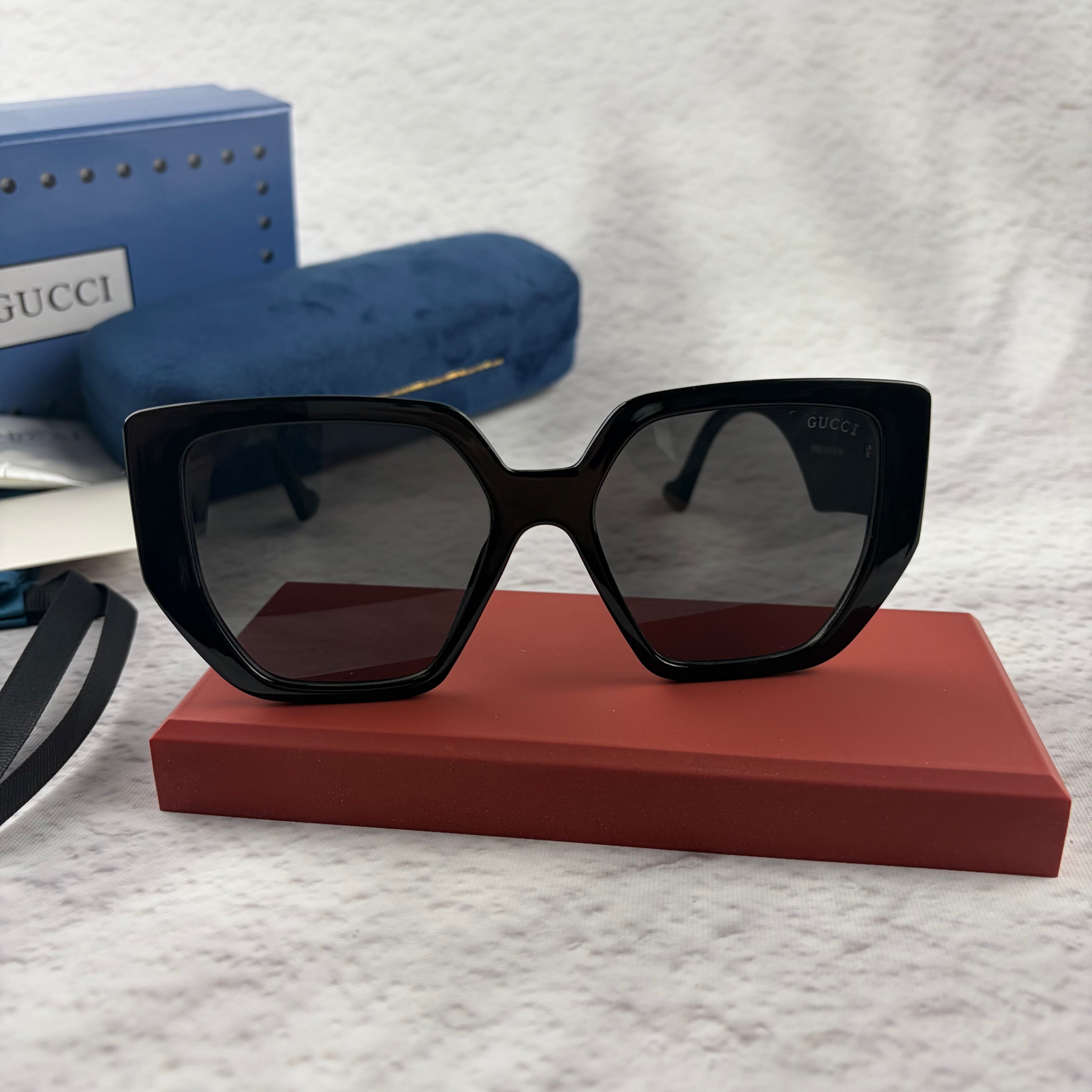Modern Oversized Square Sunglasses - Premium UV Protection Shades