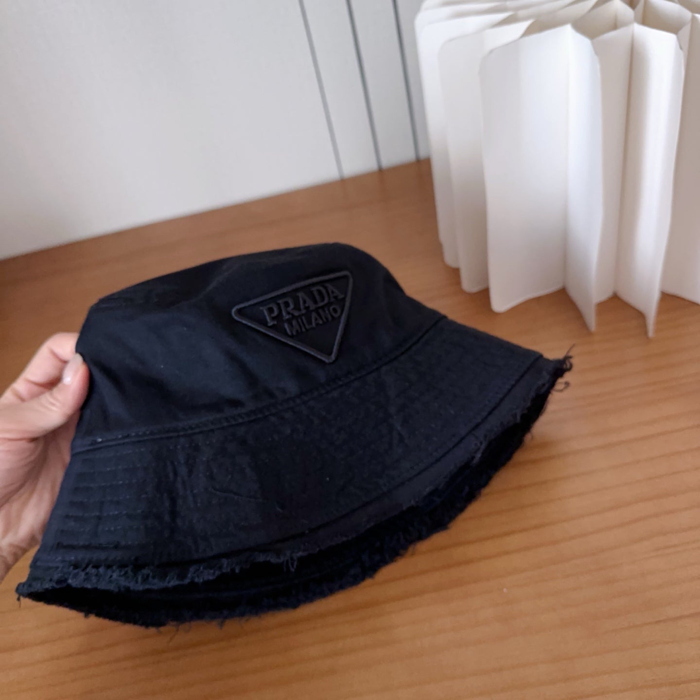 Sleek Black Bucket Hat with Textured Detail