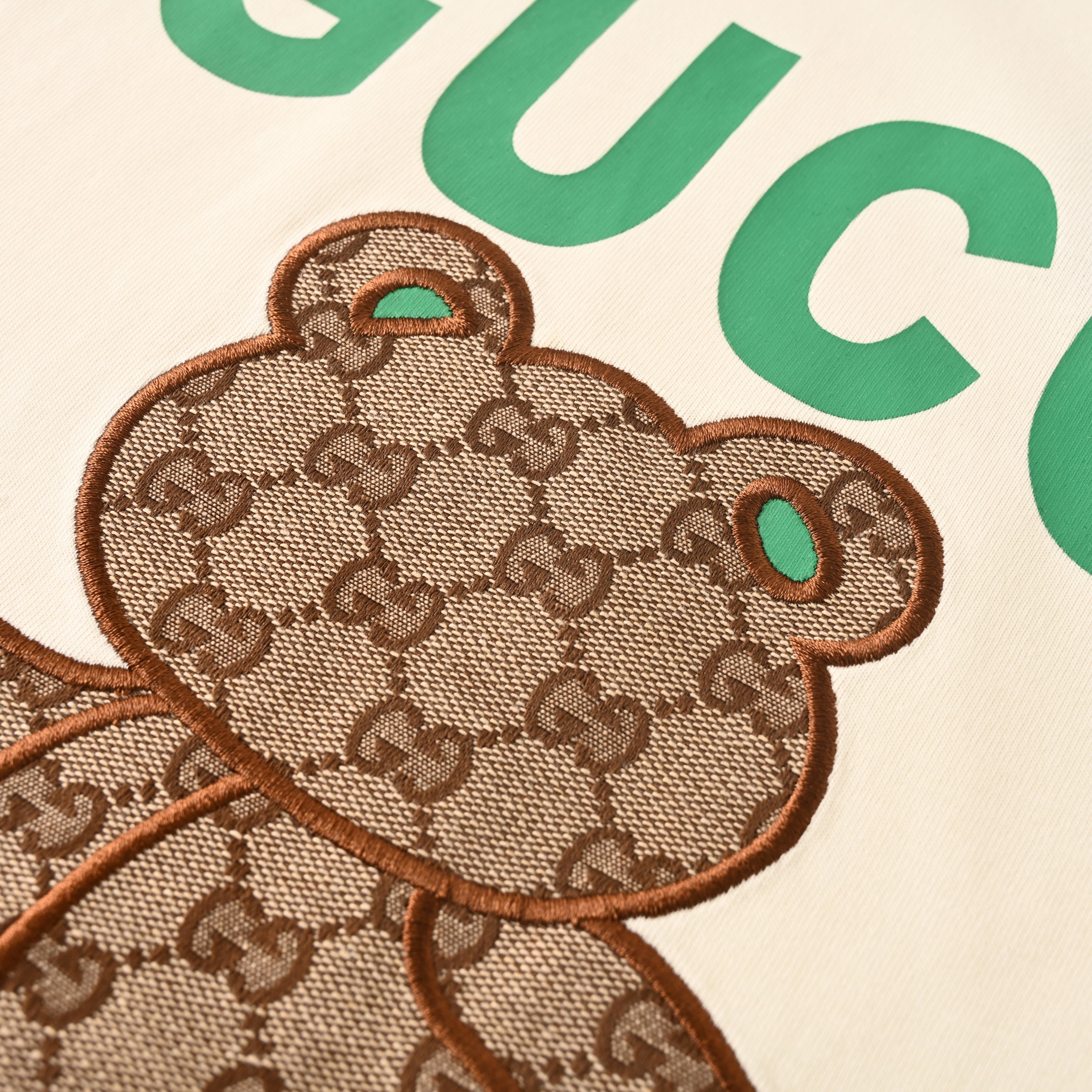 New brand new Gucci T-shirt