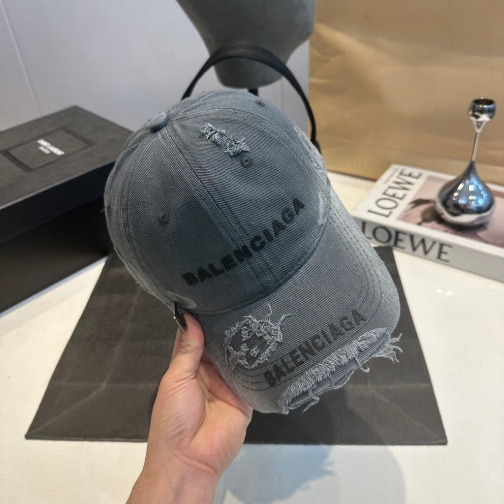 Baseball Cap in Ash Grey