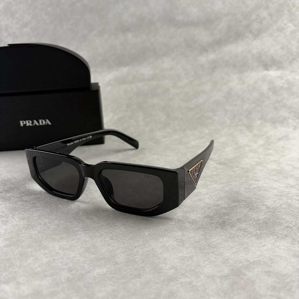 Modern Rectangular Sunglasses - Sleek UV Protection Eyewear
