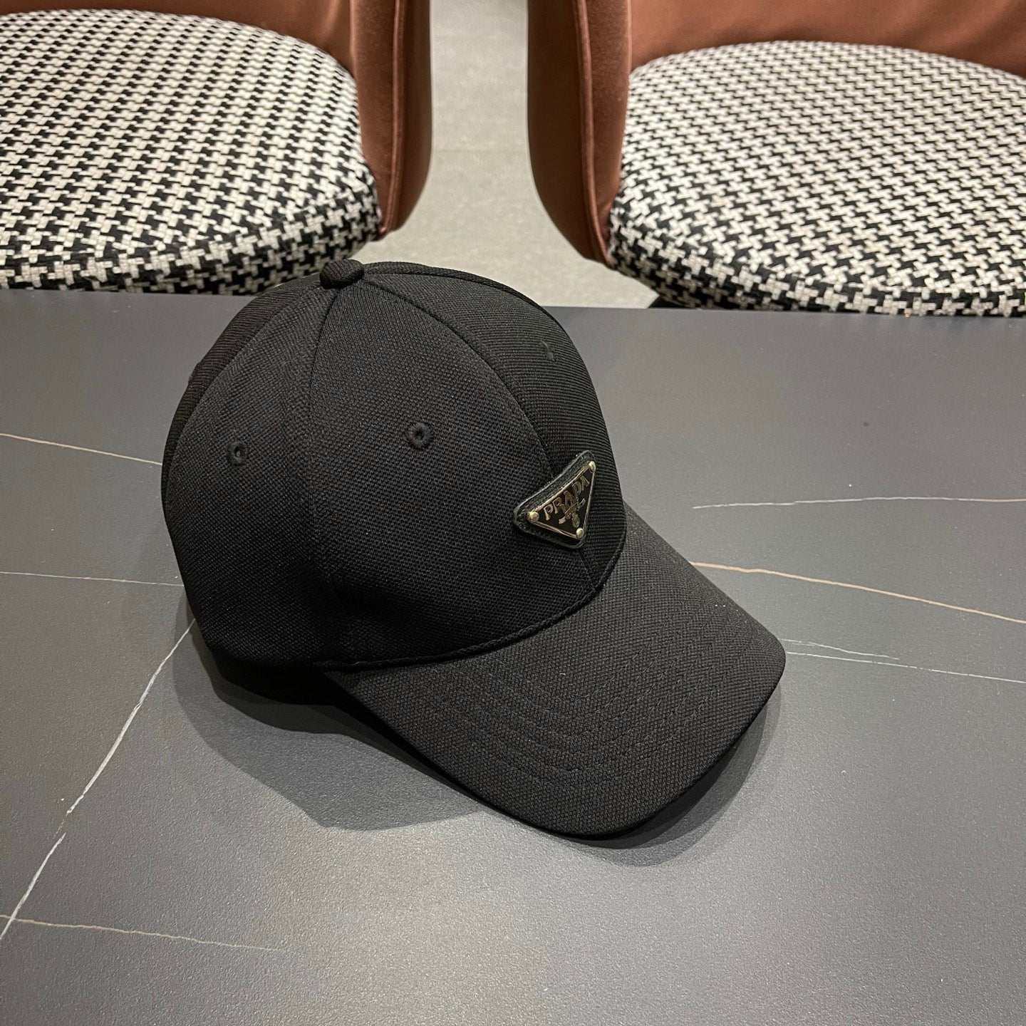 Premium Structured Baseball Cap - Minimalist Black Street Style