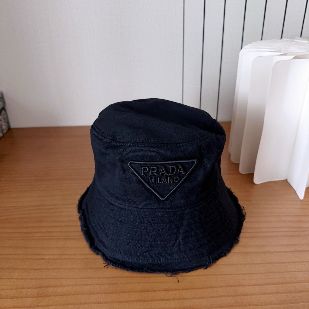 Sleek Black Bucket Hat with Textured Detail