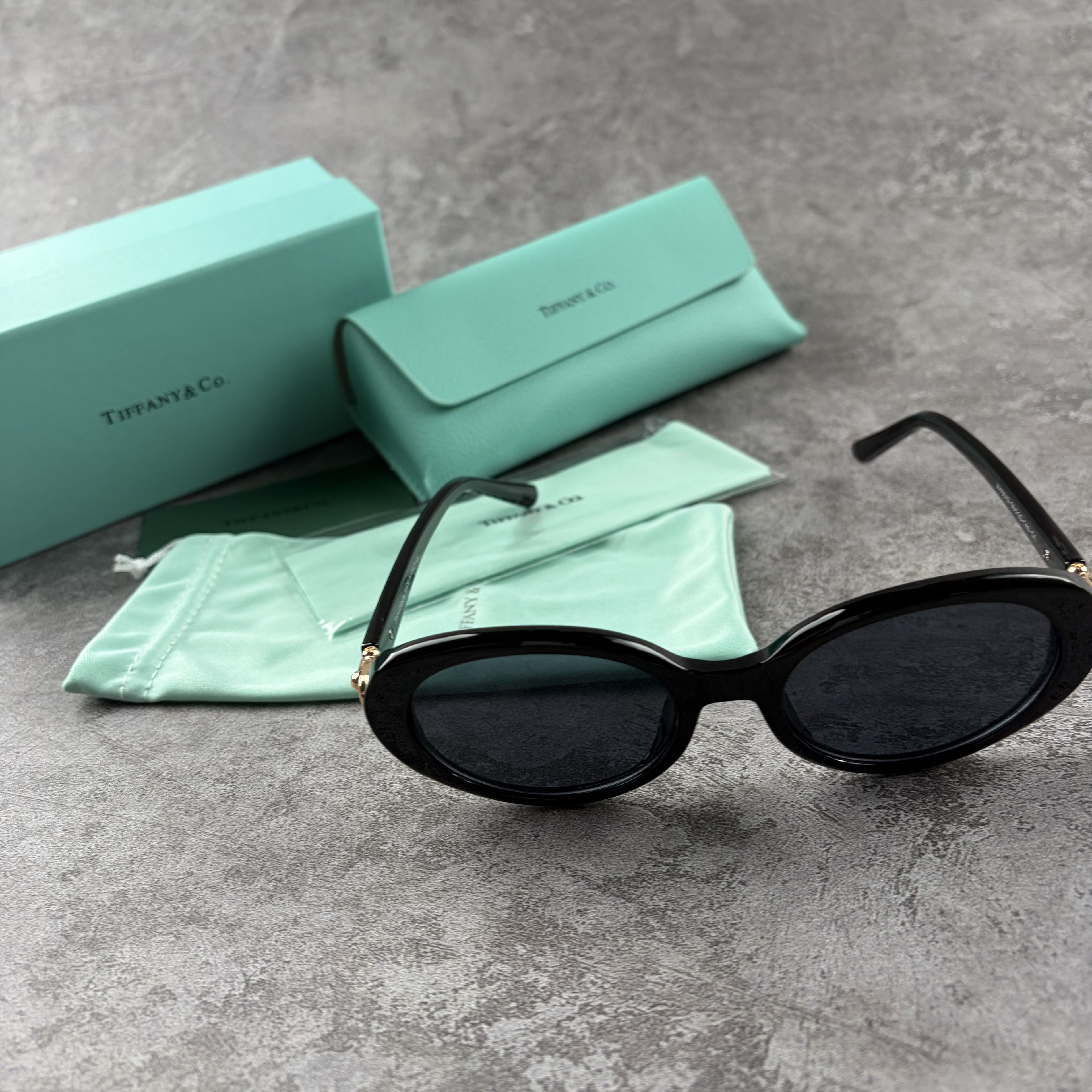 Classic Oval Frame Sunglasses - Premium Acetate UV Protection