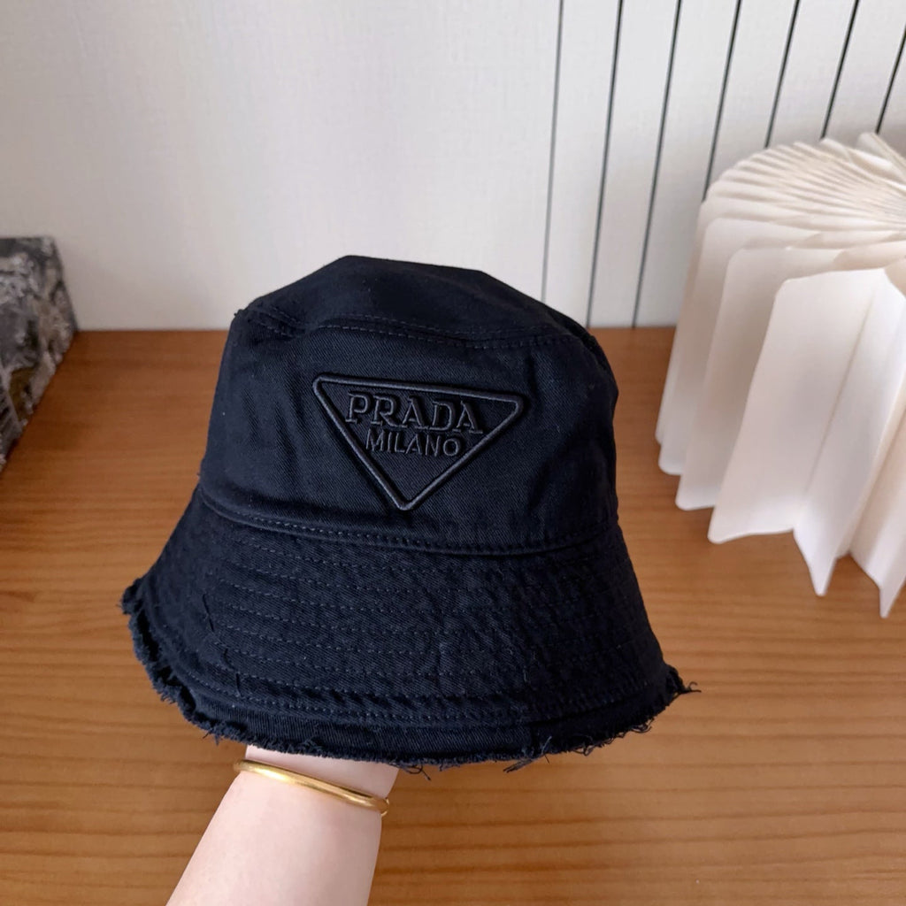 Sleek Black Bucket Hat with Textured Detail