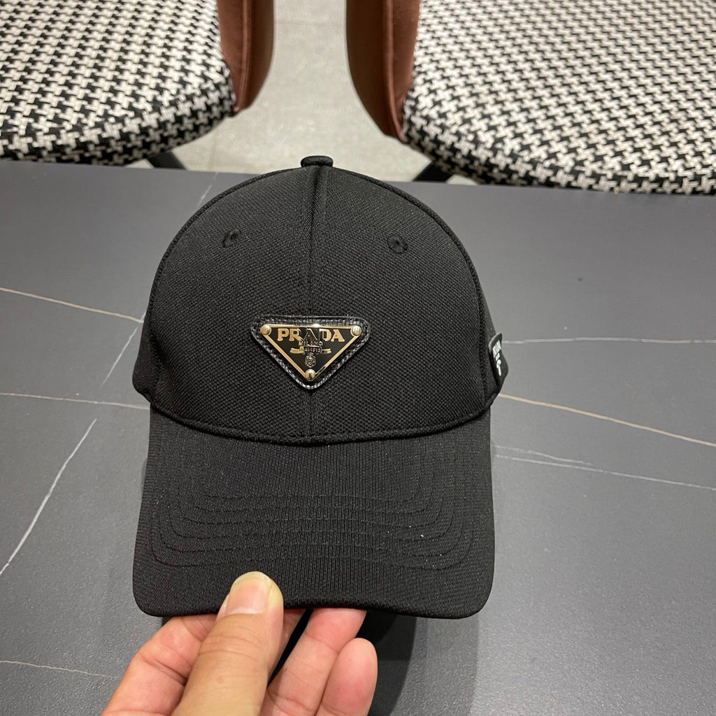 Premium Structured Baseball Cap - Minimalist Black Street Style