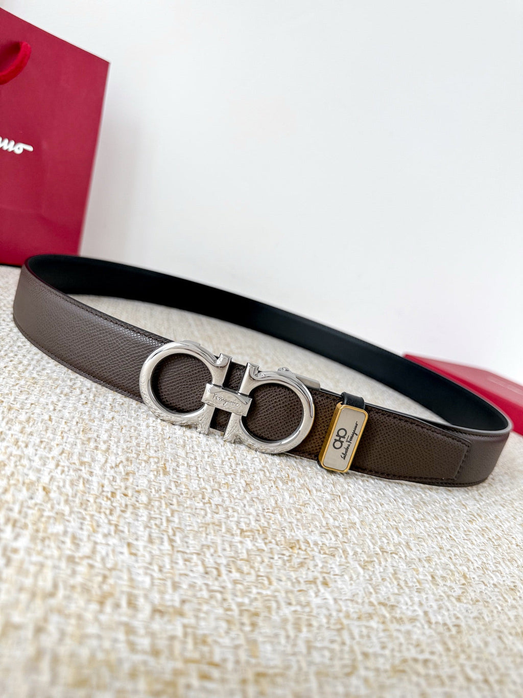 Luxurious Minimalist Leather Belt